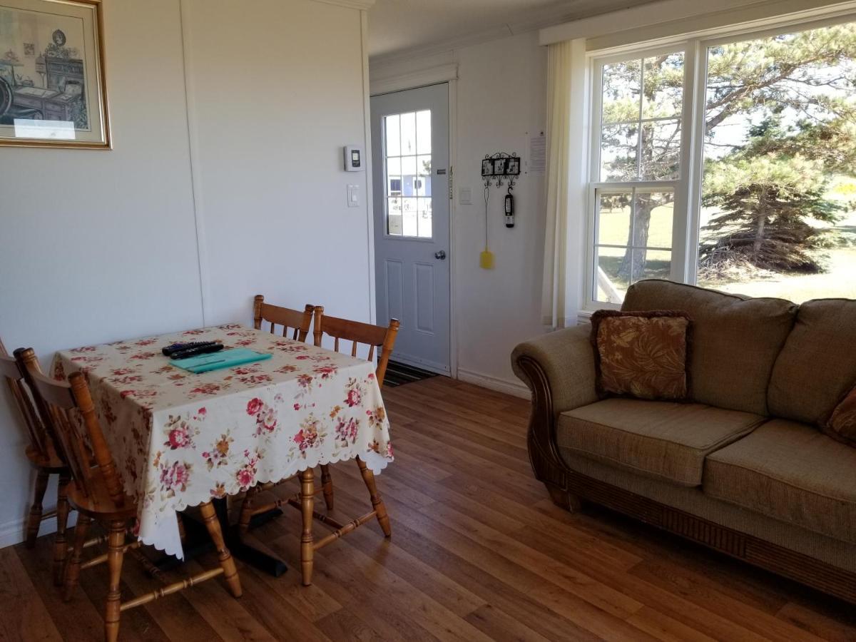 Blue Spruces Cottages Hampton Экстерьер фото