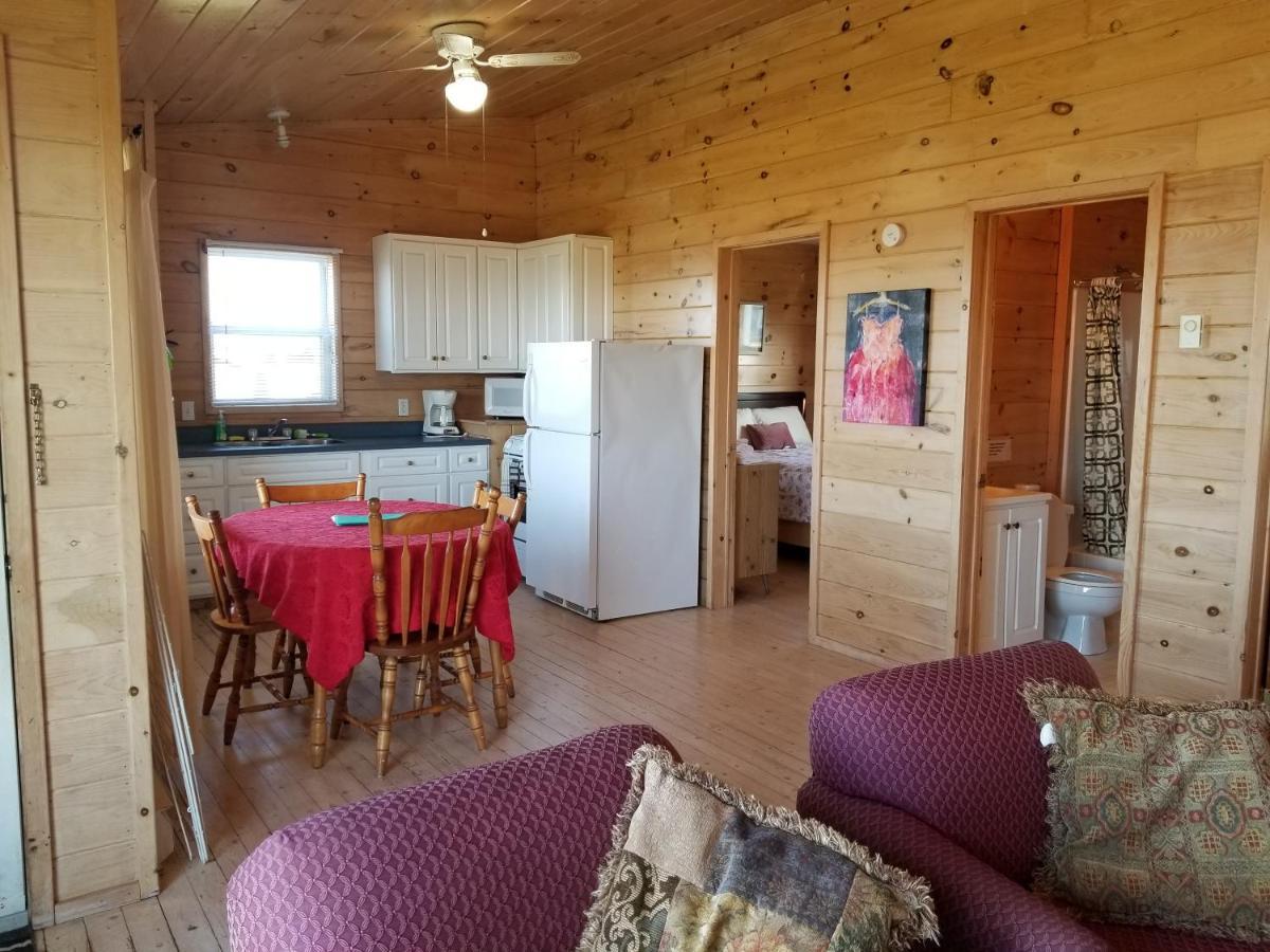 Blue Spruces Cottages Hampton Экстерьер фото