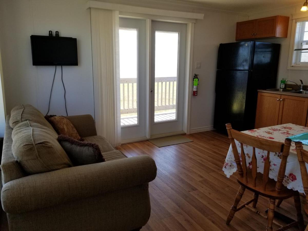 Blue Spruces Cottages Hampton Экстерьер фото