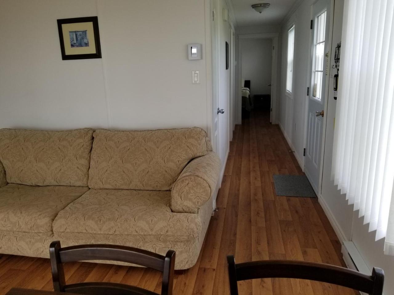 Blue Spruces Cottages Hampton Экстерьер фото