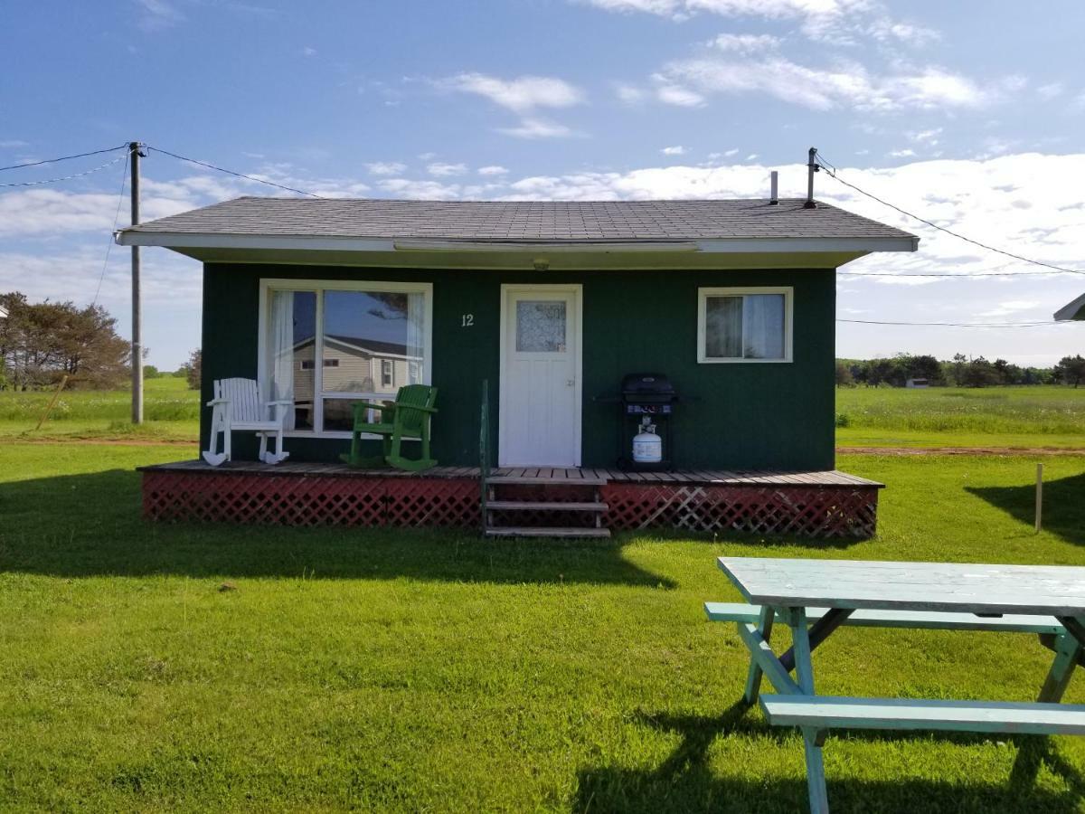 Blue Spruces Cottages Hampton Экстерьер фото